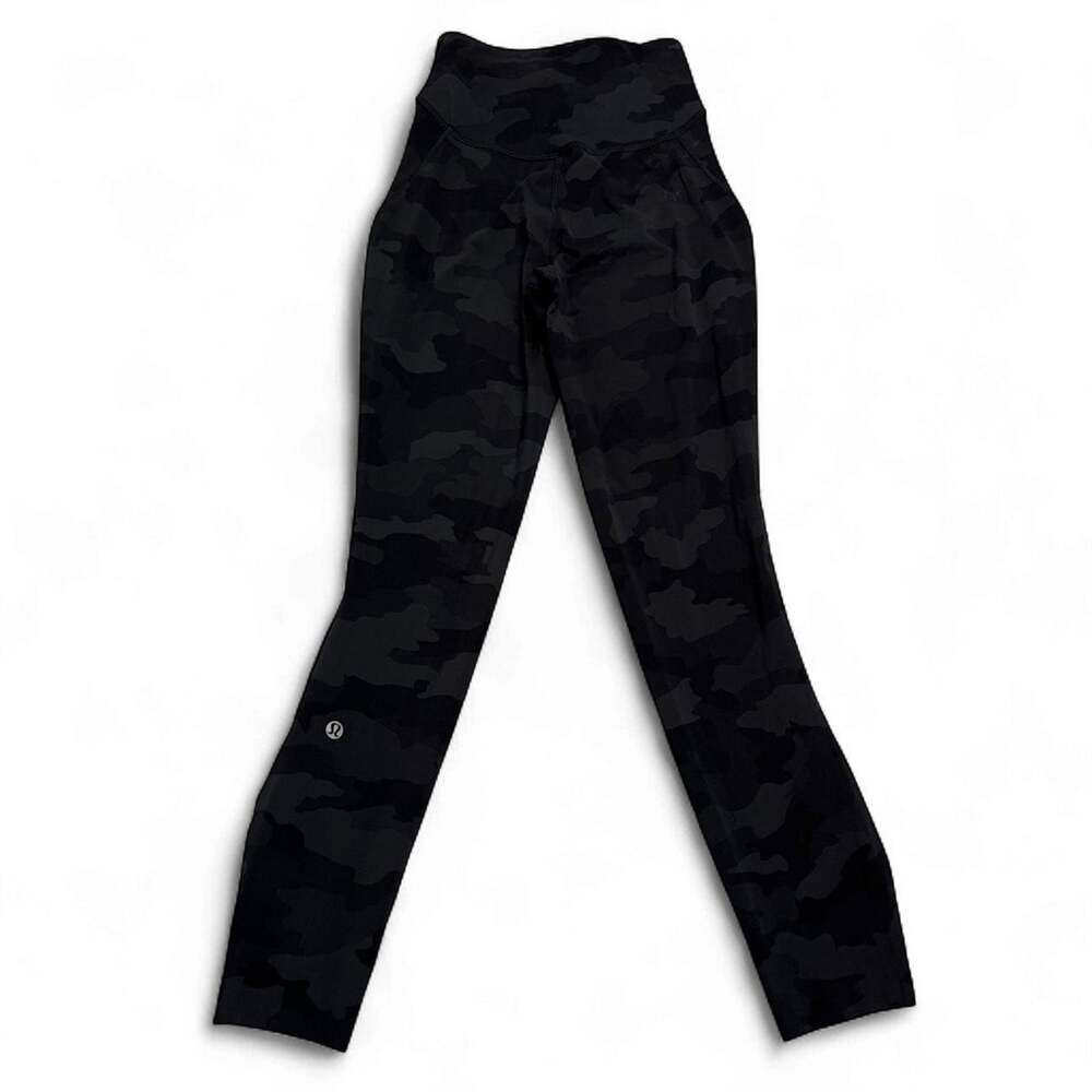 Lululemon black camo leggings size 2 super flattering